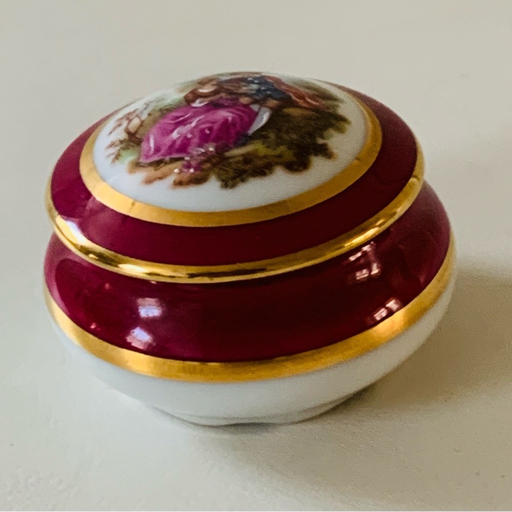 Limoges Porcelane France trinket box